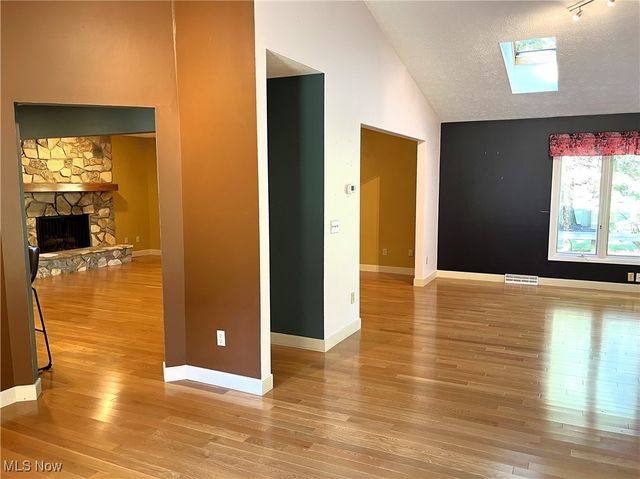 208 Westwind Drive, Avon Lake, OH 44012