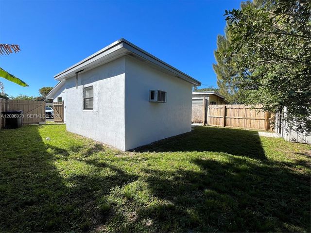 6301 SW 20th St 6301, North Lauderdale, FL 33068