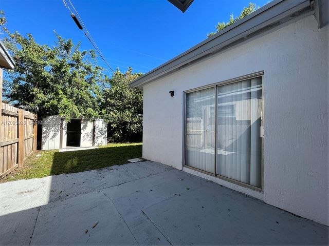 6301 SW 20th St 6301, North Lauderdale, FL 33068