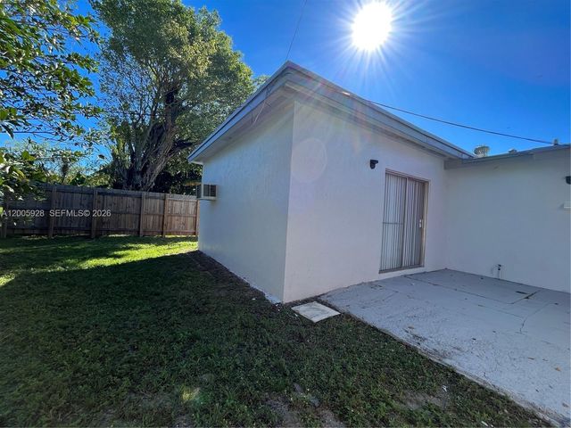 6301 SW 20th St 6301, North Lauderdale, FL 33068