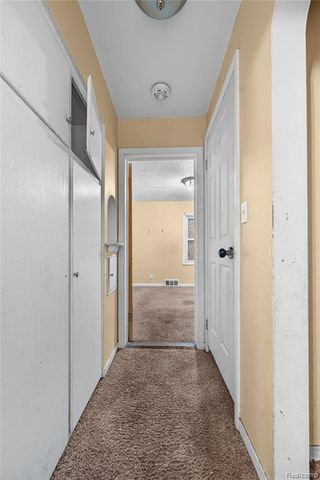 15825 Pinehurst Street, Detroit, MI 48238