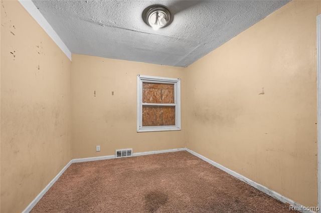 15825 Pinehurst Street, Detroit, MI 48238