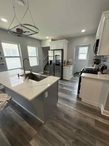 4515 N 28th STREET, Milwaukee, WI 53209