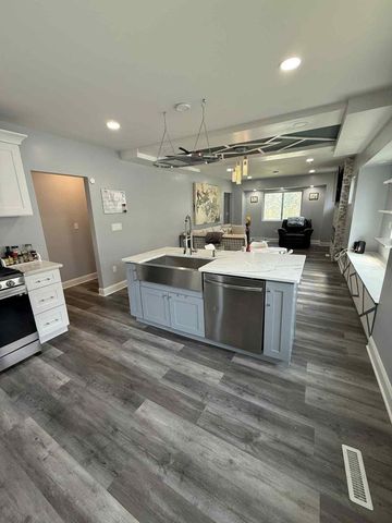 4515 N 28th STREET, Milwaukee, WI 53209