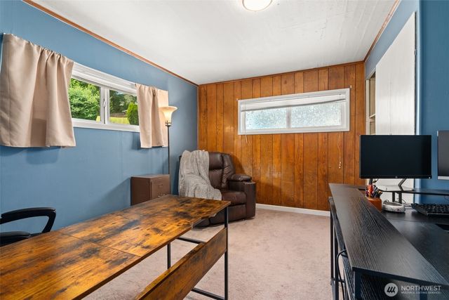829 Jackson Avenue, Raymond, WA 98577