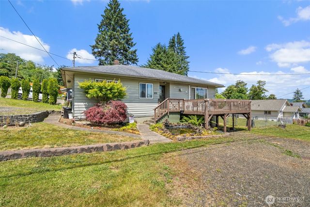 829 Jackson Avenue, Raymond, WA 98577