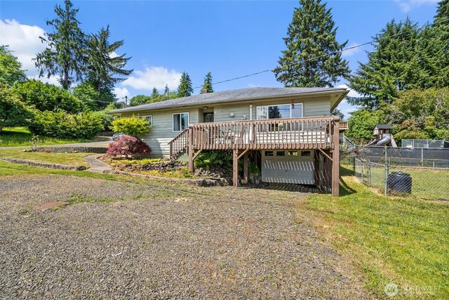 829 Jackson Avenue, Raymond, WA 98577