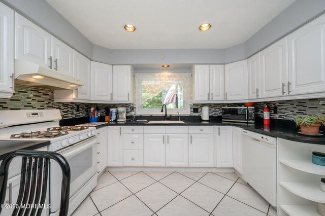 482 Stagecoach Road, Clarksburg, NJ 08510