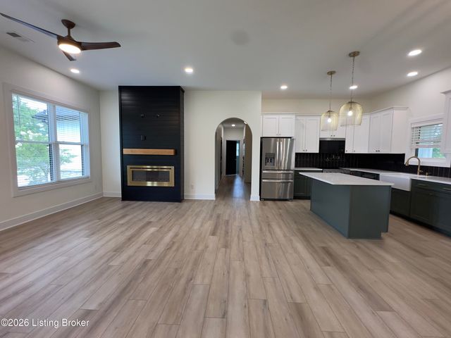 11 Chestnut Grove Rd, Elizabethtown, KY 42701
