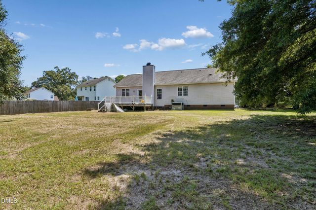 6304 Walnut Glen Drive, Willow Springs, NC 27592