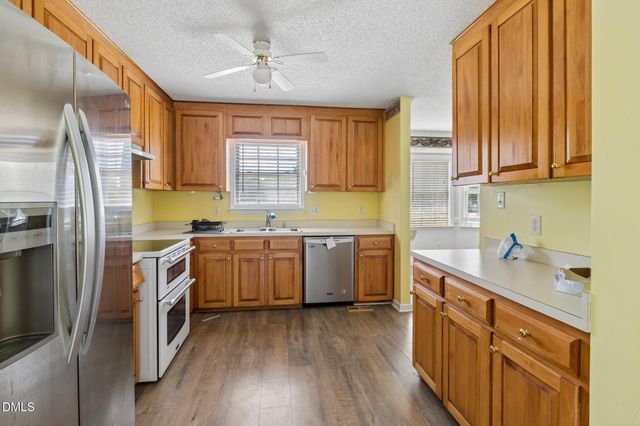 6304 Walnut Glen Drive, Willow Springs, NC 27592