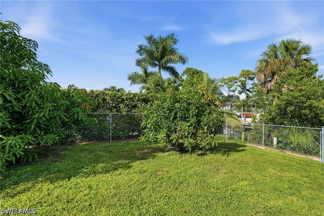 27268 Jolly Roger LN, Bonita Springs, FL 34135