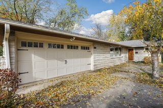 713 Lois Place, Joliet, IL 60435