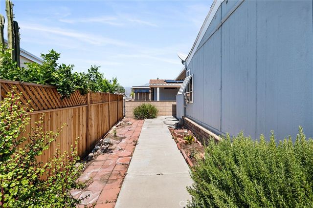 1413 Village, Redlands, CA 92374