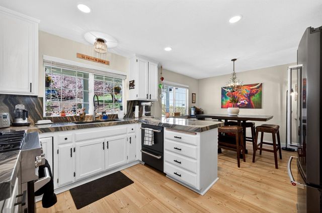 1626 American River Trl, Cool, CA 95614