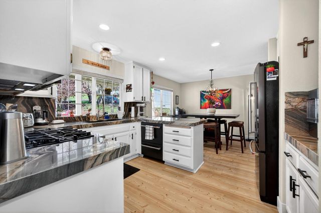 1626 American River Trl, Cool, CA 95614