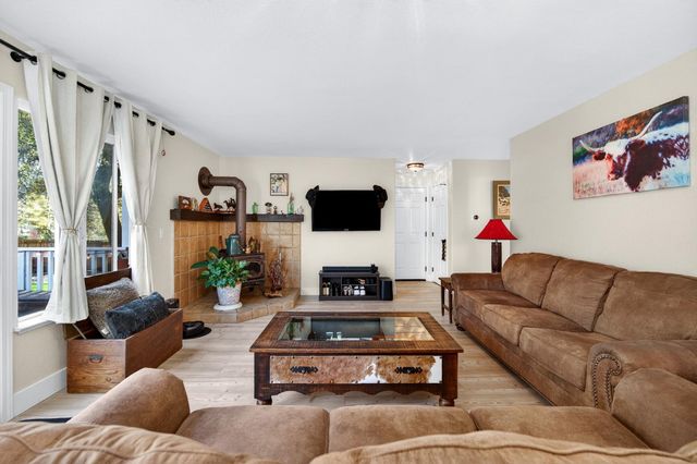 1626 American River Trl, Cool, CA 95614