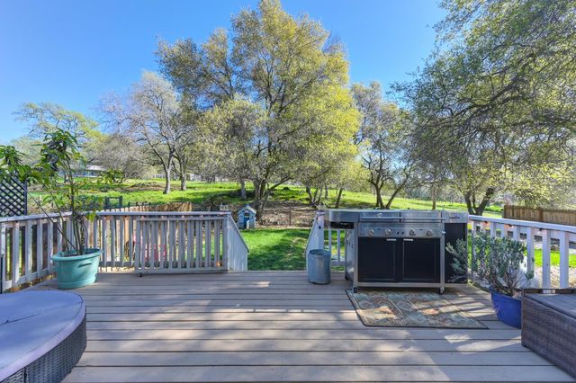 1626 American River Trl, Cool, CA 95614