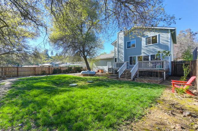 1626 American River Trl, Cool, CA 95614