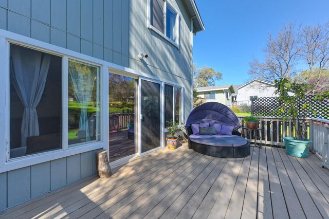 1626 American River Trl, Cool, CA 95614