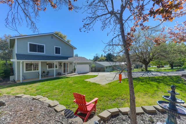 1626 American River Trl, Cool, CA 95614