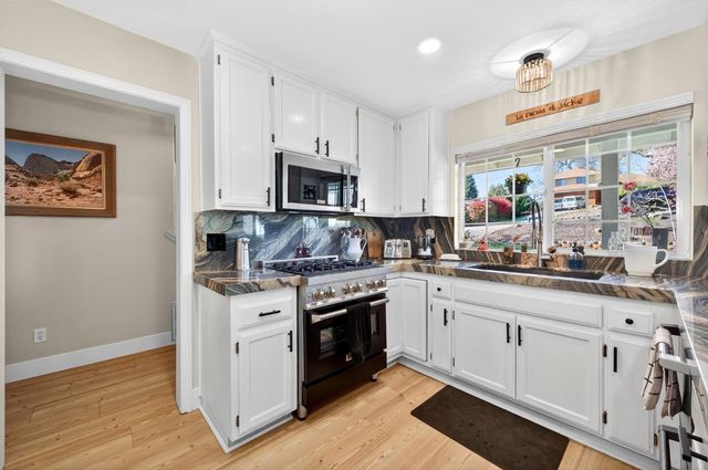 1626 American River Trl, Cool, CA 95614