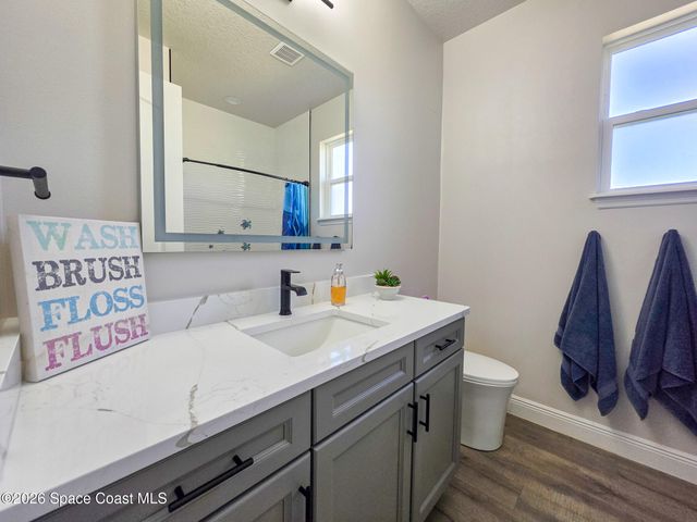 1845 Market Circle NE, Palm Bay, FL 32905