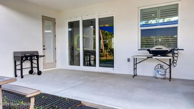 1845 Market Circle NE, Palm Bay, FL 32905
