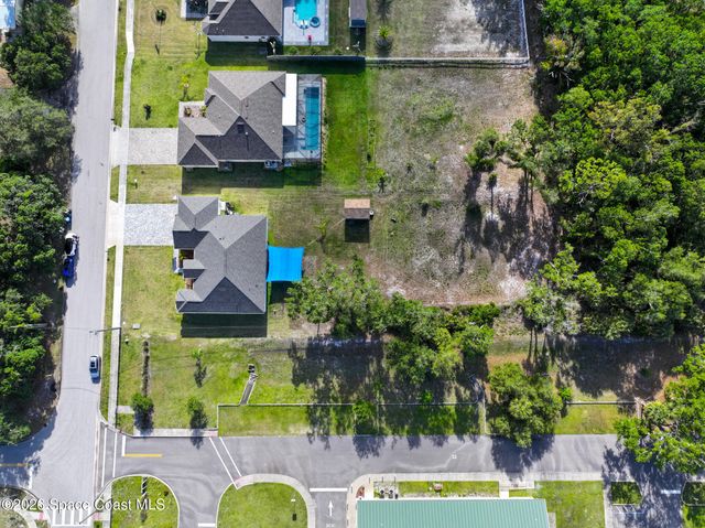 1845 Market Circle NE, Palm Bay, FL 32905