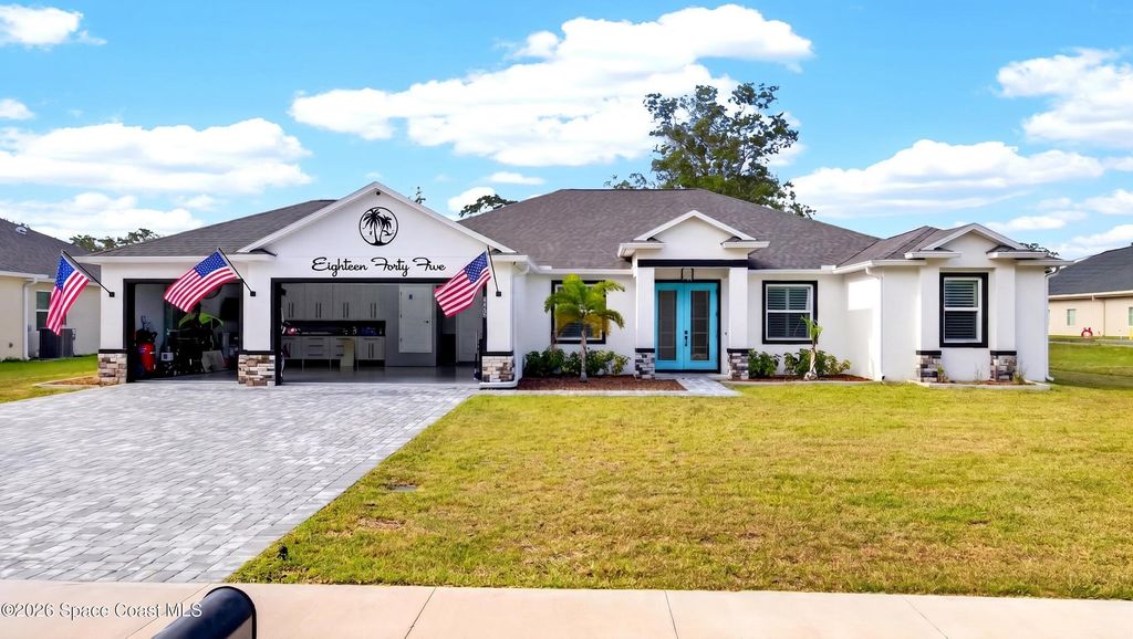 1845 Market Circle NE, Palm Bay, FL 32905