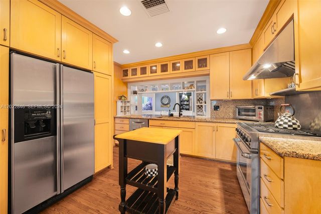 7290 SW 77th Ter, Miami, FL 33143