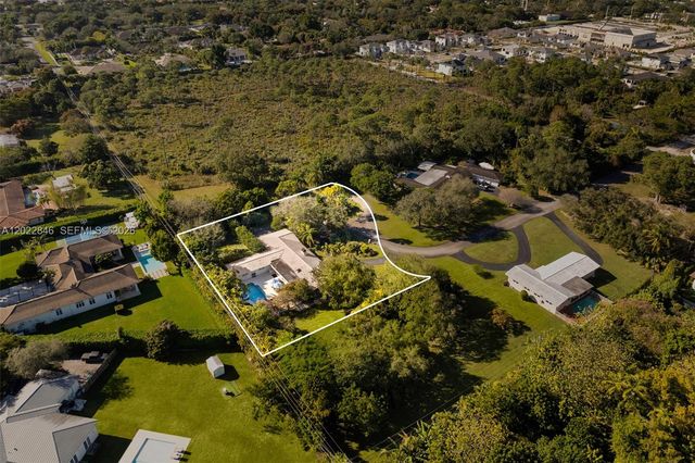 7290 SW 77th Ter, Miami, FL 33143