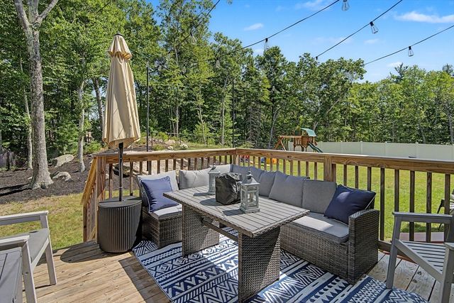 377 Rebecca Rd, Northbridge, MA 01588