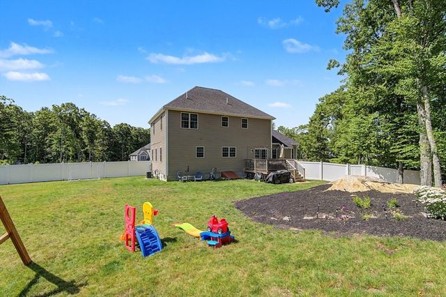 377 Rebecca Rd, Northbridge, MA 01588