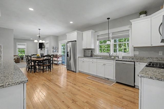 377 Rebecca Rd, Northbridge, MA 01588