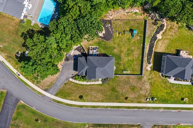 377 Rebecca Rd, Northbridge, MA 01588