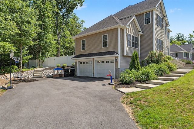 377 Rebecca Rd, Northbridge, MA 01588