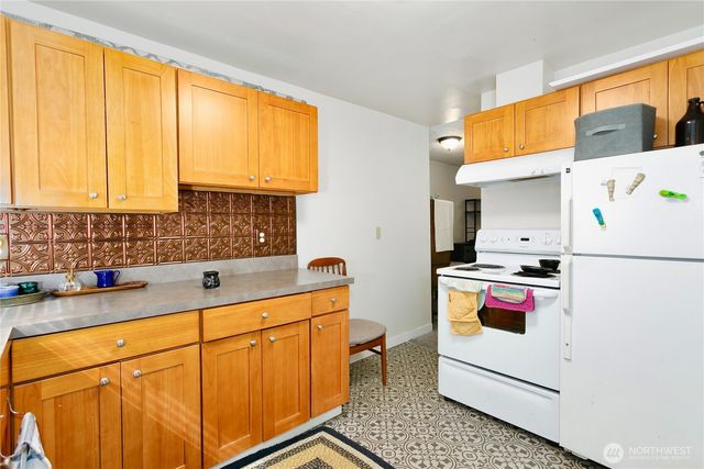 3572 -3574 E F Street, Tacoma, WA 98404