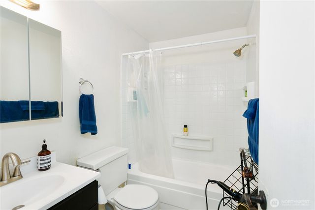 3572 -3574 E F Street, Tacoma, WA 98404