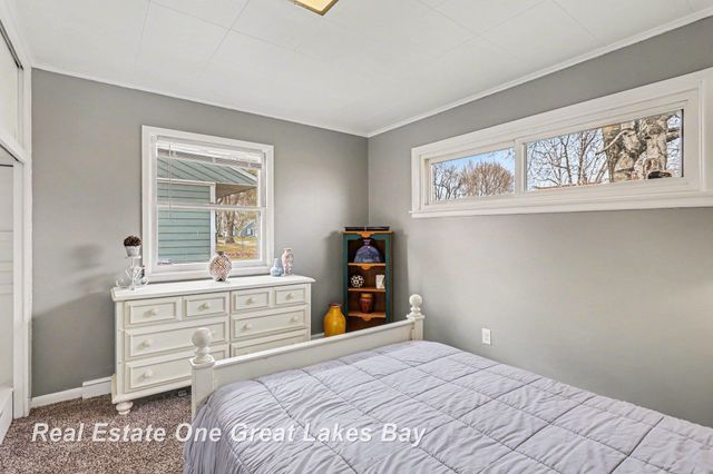 1712 Zauel Street, Saginaw, MI 48602