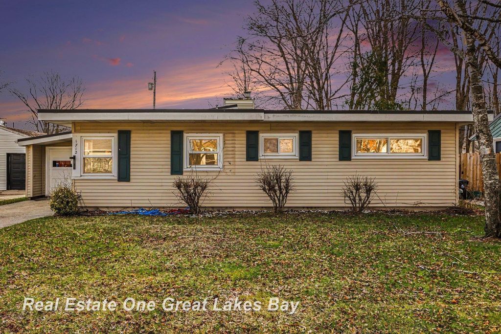 1712 Zauel Street, Saginaw, MI 48602