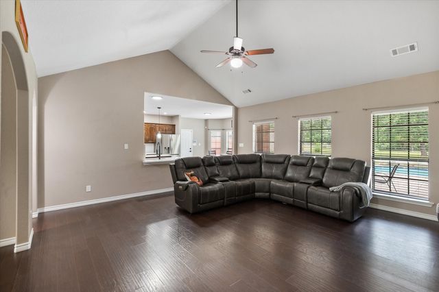 2913 Bairds Lane, Burleson, TX 76028