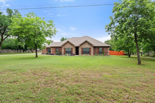2913 Bairds Lane, Burleson, TX 76028