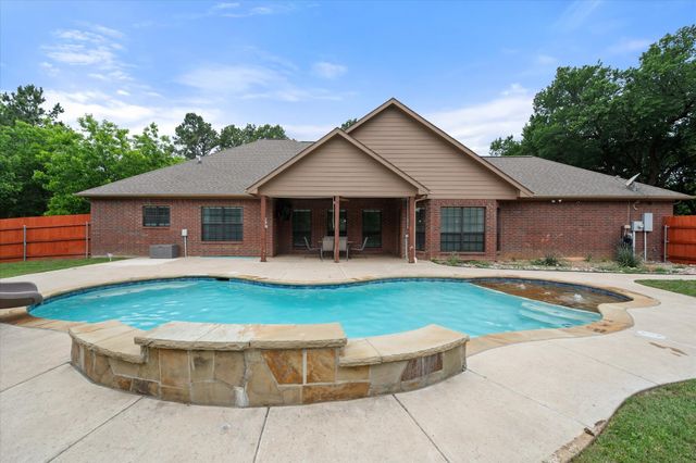2913 Bairds Lane, Burleson, TX 76028