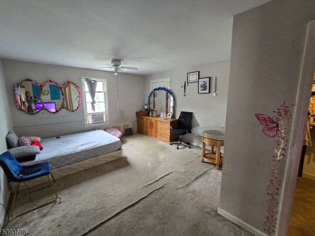 32 Trinity St, Newton Town, NJ 07860