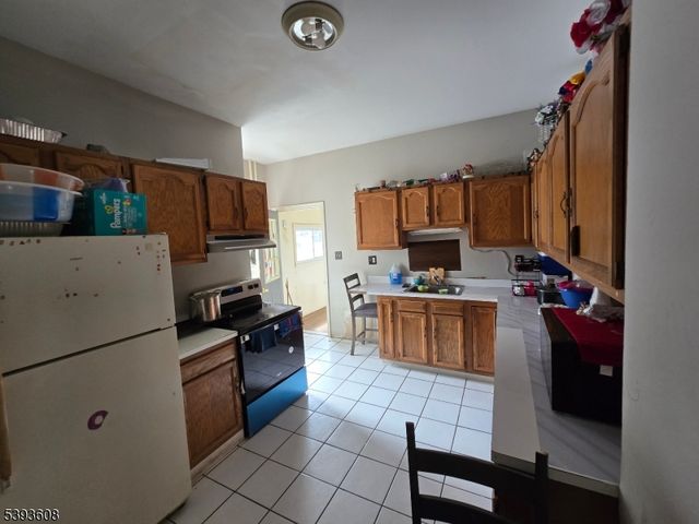 32 Trinity St, Newton Town, NJ 07860