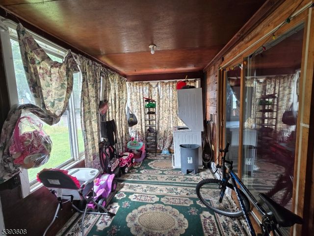 32 Trinity St, Newton Town, NJ 07860