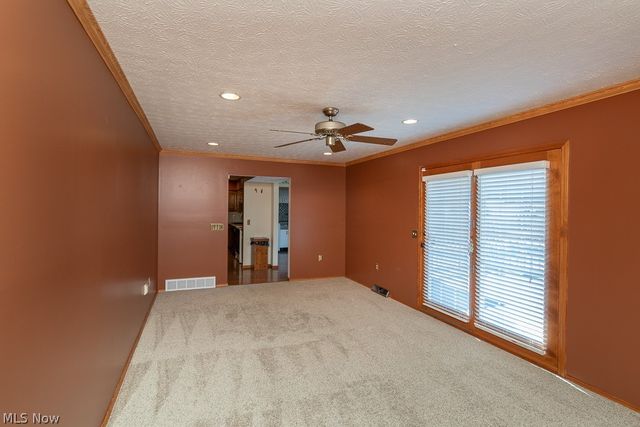 7456 Hidden Glen Drive, Amherst, OH 44001