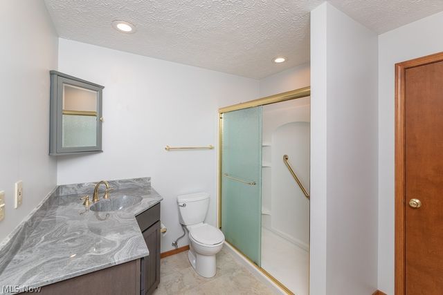7456 Hidden Glen Drive, Amherst, OH 44001