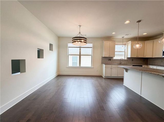 1027 Halletts Peak Place, Lawrenceville, GA 30044